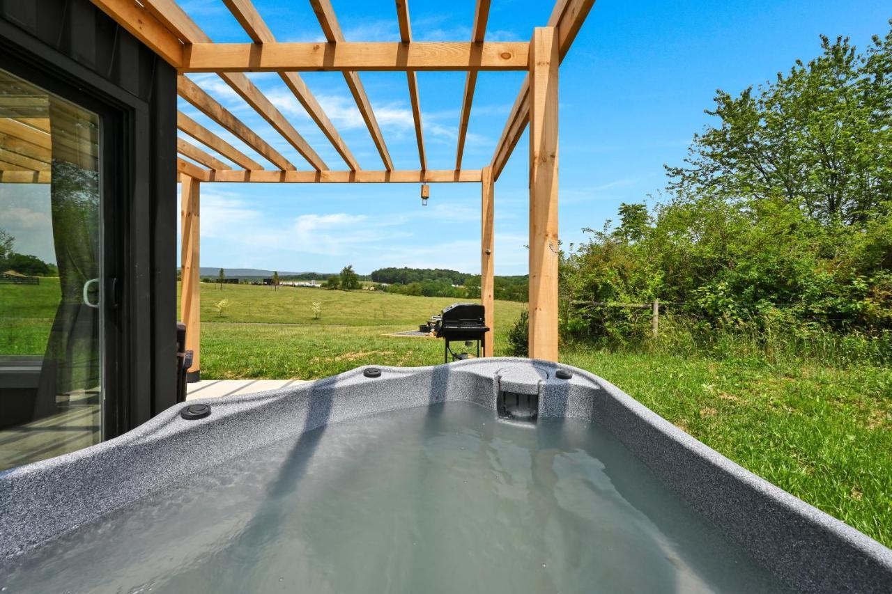 Charming Container Getaway Amidst Rural Serenity